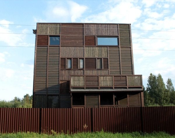 木造建筑艺术--Peter Kostelov_1267105073kostelovvolgahouse30.jpg