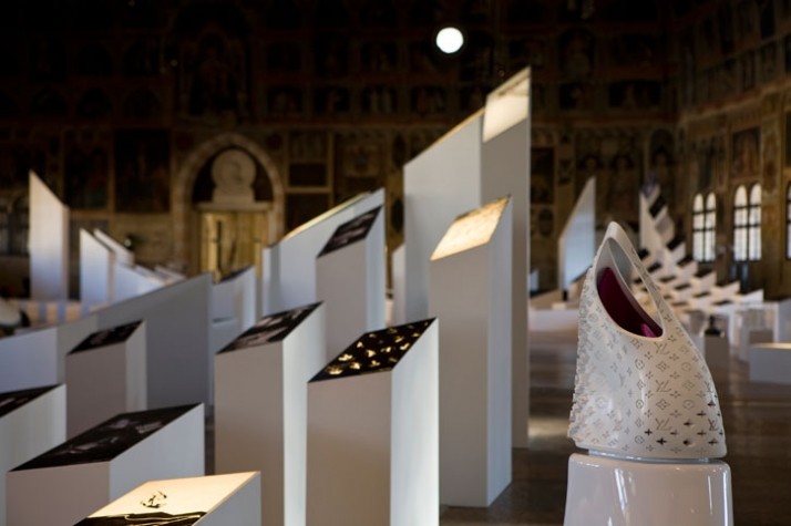 Zaha Hadid 展示 at Palazzo della Ragione_zaha-hadid-at-Pazazzo-della-Ragione-Padua-Italy-photo-by-Fabrizio-Marchesi-yatzer_7.jpg