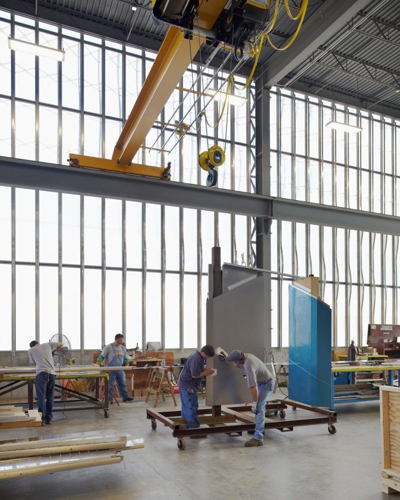 美国堪萨斯城的扎纳厂房改造 Zahner Factory Expansion_1316029636-interior-03-mike-sinclair-800x1000.jpg