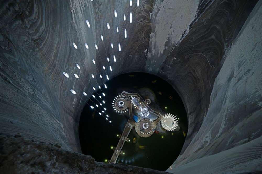 罗马尼亚图尔达的蝙蝠侠拍摄地_1316074622-batcaverises4-1000x664.jpg