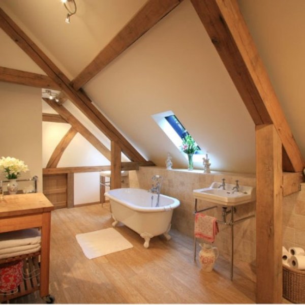 Cool-attic-bathroom-design-ideas-2-500x500_new_gallery_a_600_600.jpg