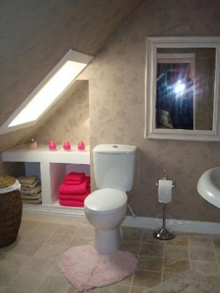 Cool-attic-bathroom-design-ideas-22_new_gallery_b_600_600.jpg