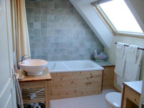 Cool-attic-bathroom-design-ideas-17-500x375_new_gallery_a_600_600.jpg