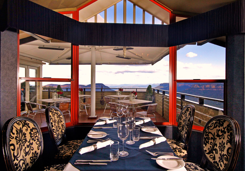 澳大利亚蓝山回声精品酒店(Echoes Boutique Hotel)_Private-Dining-Room-Overlooking-Terrace---Copy.jpg