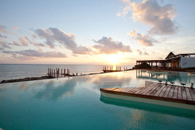 坦桑尼亚桑给巴尔Essque Zalu酒店_07Infinitypoolatdusk(1).jpg