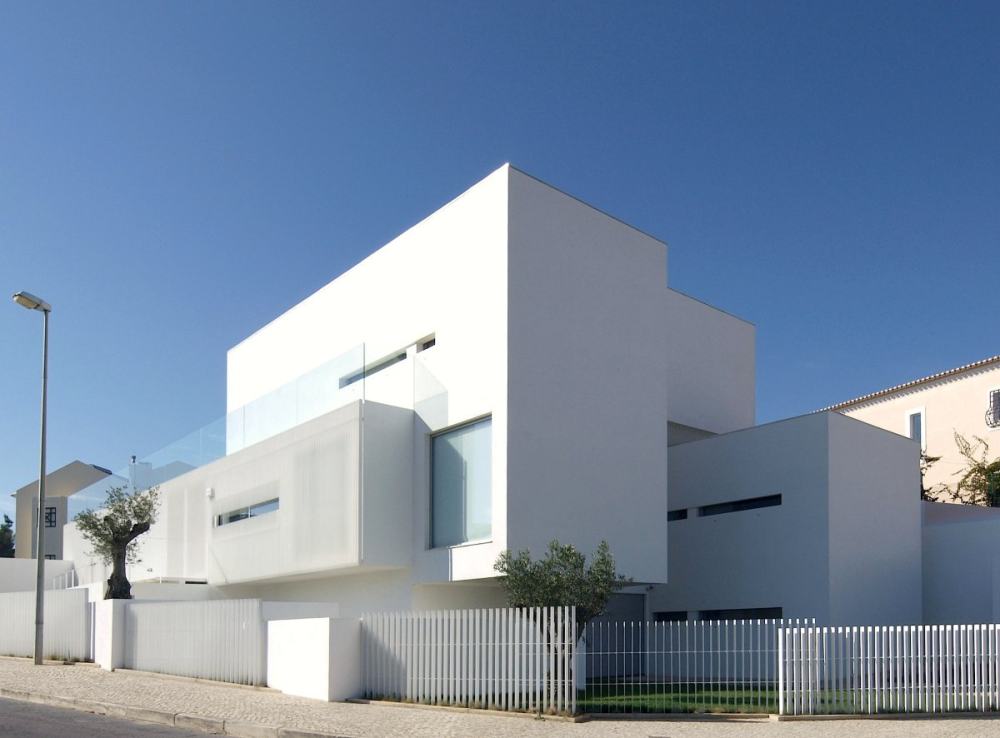 里斯本House in Paço de Arcos / Jorge Mealha_hp_011011_01.jpg