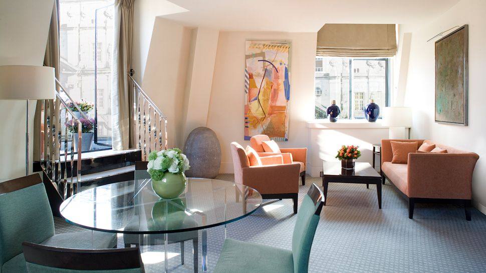 伦敦奥德乌奇酒店 One Aldwych London_002875-03-deluxe_suite.jpg