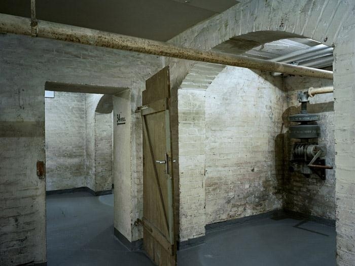 德国Haus der Essener Geschichte__m_gw_yqnvZxsIrrq9KAC-7TKGELV5NCOmf4ChJJ6VRHs5KvLKijK6WRLNUBibhKbal_vo3HcQMuE_r6.jpg