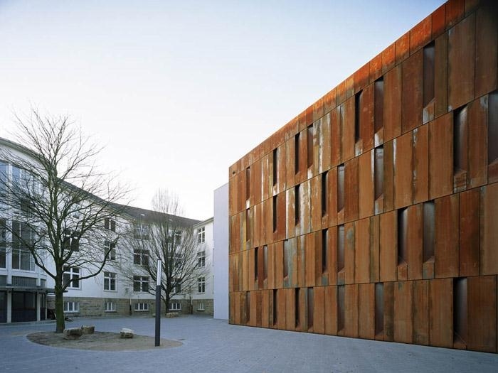 德国Haus der Essener Geschichte__m_gw_yqnvZxsIrrq9KAC-7TKGELV5NCOmf4ChJJ6VRHs5KvLKijK6WRLNUBibhKbal_voTTd8TO1vvL.jpg