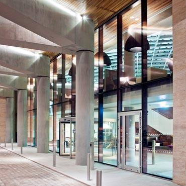 伦敦塔酒店 Mint Hotels Tower of London_tol-outsidelobbynight-lrg.jpg