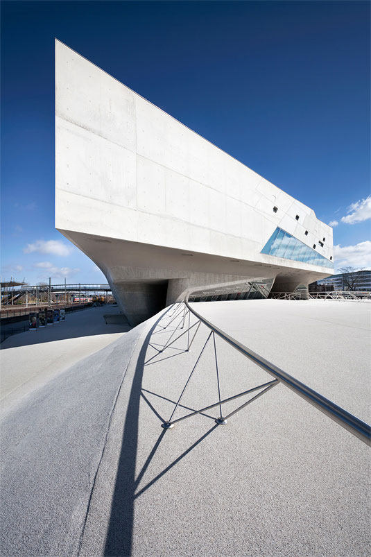 建筑摄影–Phaeno Science Center / Zaha Hadid_phaeno_science_center_02.jpg