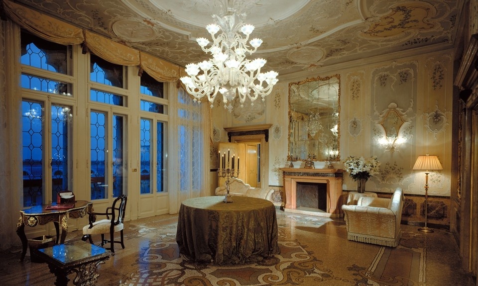 意大利威尼斯鲍尔IL PALAZZO酒店_bauer_il_palazzo_royal_suite_salone.jpg