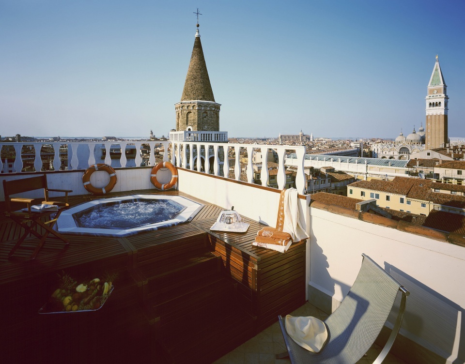 意大利威尼斯鲍尔IL PALAZZO酒店_jacuzzi.jpg