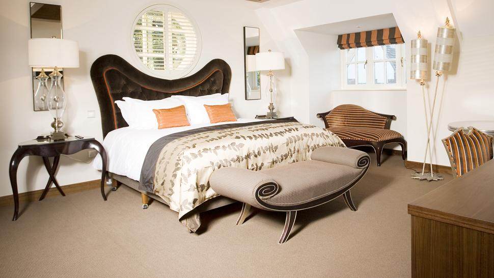 都柏林迪伦酒店 Dylan Dublin_005332-03-brown-orange-bedroom.jpg