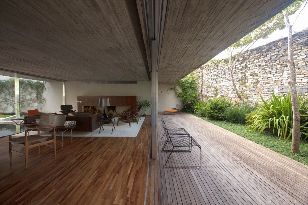 Chimney House / Marcio Kogan_1318449795-15-sala-no-caixilho-1000x666.jpg
