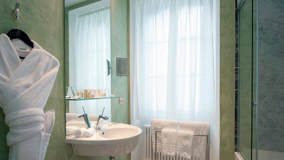 卢森堡Le Place d'Armes 酒店_008707-04-bathroom.jpg