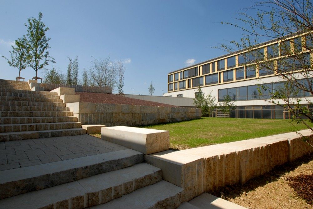 卢森堡的倍儿瓦尔中学 Lycée Bel Val_1318014014-lycee-bel-val-bureau-clemes-0119-1000x669.jpg