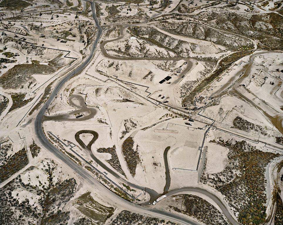 爱德华·伯汀斯基(Edward Burtynsky)摄影作品_002-OLF_31_03_Oil.jpg