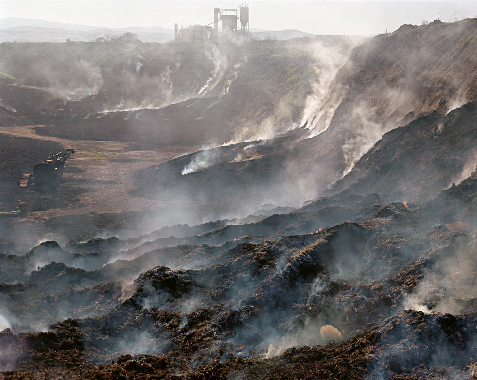 爱德华·伯汀斯基(Edward Burtynsky)摄影作品_080-BTP_10_99_Oil.jpg