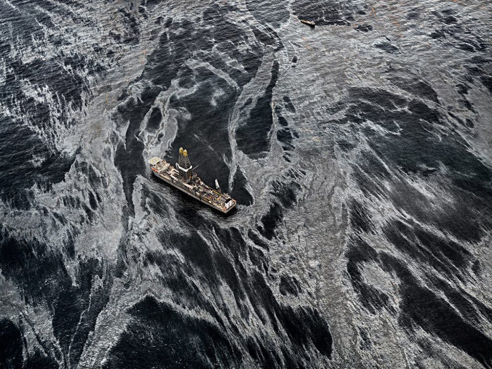 爱德华·伯汀斯基(Edward Burtynsky)摄影作品_H2O_Gulf_02_10_big.jpg