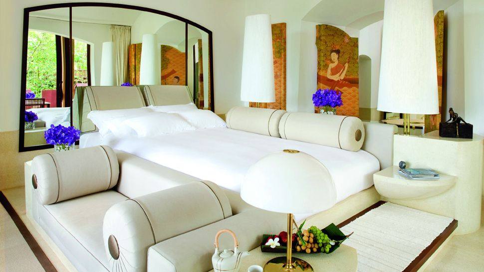 泰国Phulay湾丽思卡尔顿酒店KRABI, Thailand Phulay Bay, a Ritz-Carlton Reserve_006533-02-white-cream-bedroom.jpg