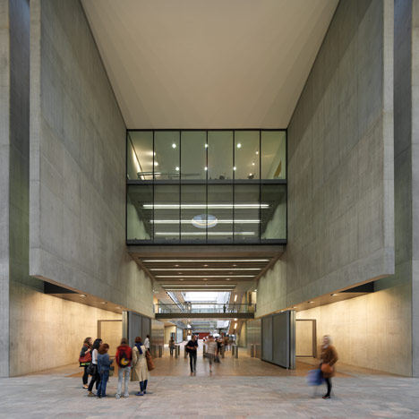 英国伦敦艺术大学中央圣马丁校园_dezeen_Campus-for-Central-Saint-Martins-by-Stanton-Williams-04.jpg