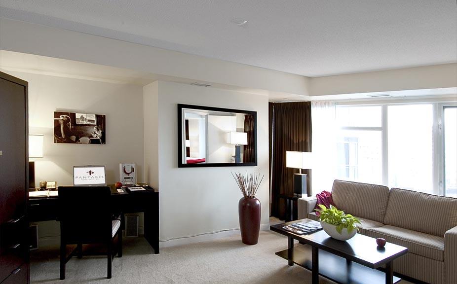 多伦多中心Pantages酒店 Pantages Hotel Toronto Centre_Boutique-Suite-Sitting-Area.jpg