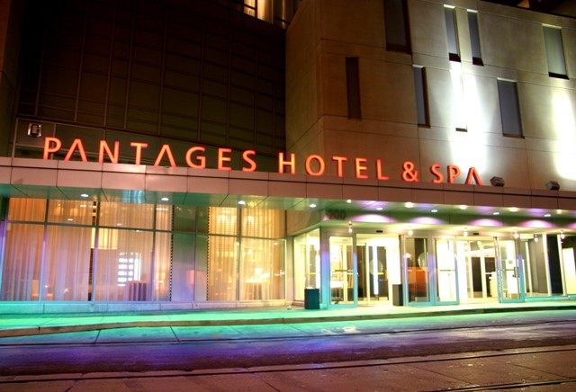 多伦多中心Pantages酒店 Pantages Hotel Toronto Centre_Pantages-Front-Entrance.jpg