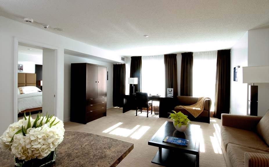 多伦多中心Pantages酒店 Pantages Hotel Toronto Centre_Skyline-Suite-Sitting-Area.jpg