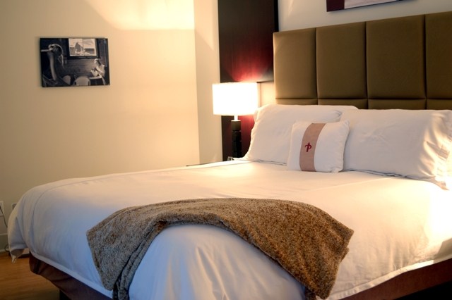 多伦多中心Pantages酒店 Pantages Hotel Toronto Centre_Urban-Suite-Bed(1).jpg