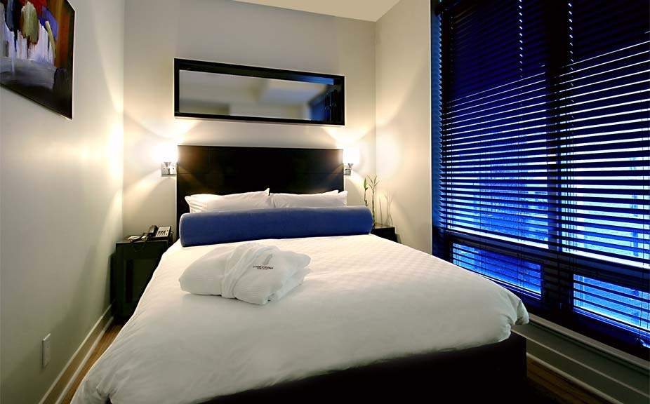 多伦多丽都酒店COSMOPOLITAN HOTEL TORONTO_Lotus-Suite-Bedroom.jpg