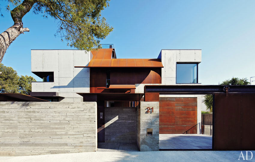 tom-kundig-house-01-front-exterior-lg.jpg