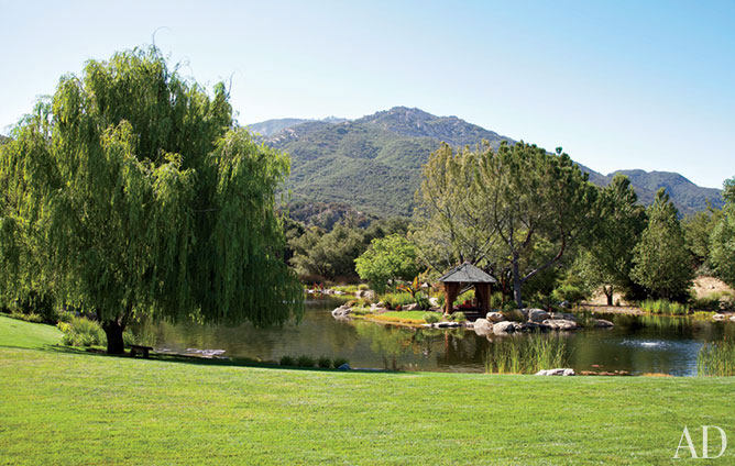 will-jada-pinkett-smith-home-13-lake-gazebo.jpg