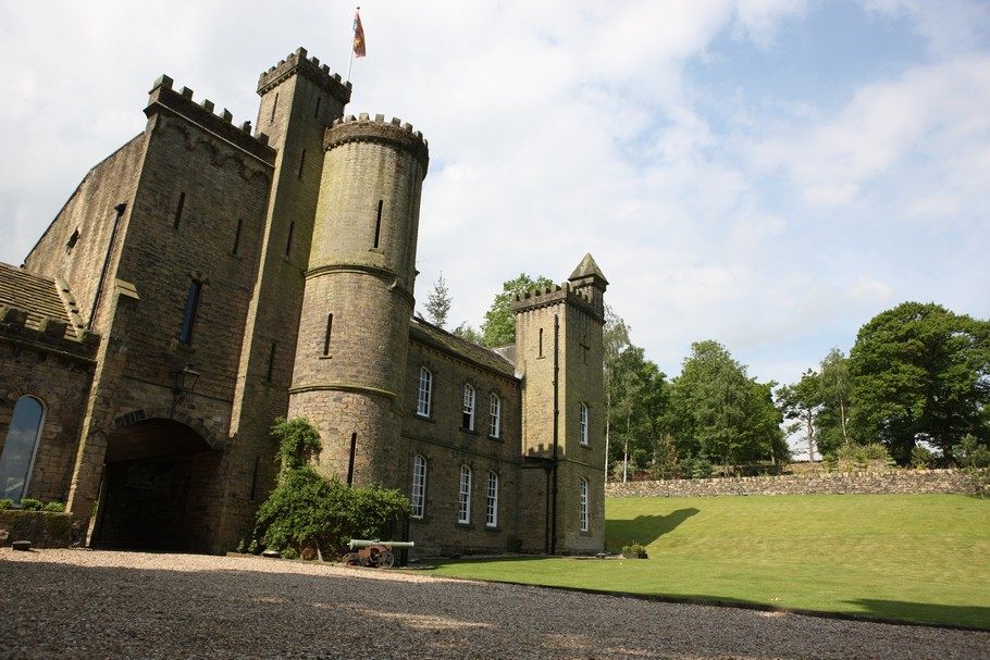 英国约克郡卡尔霍尔城堡_Luxury-Carr-Hall-Castle-4.jpg