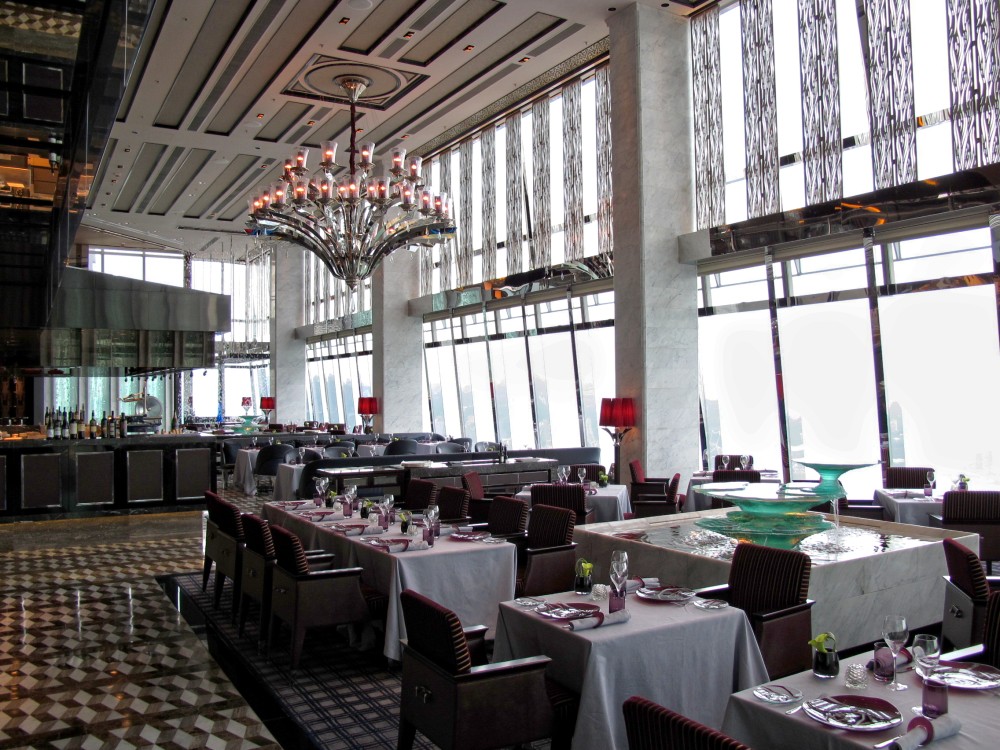 The_Ritz-Carlton_Hong_Kong_Tosca.jpg