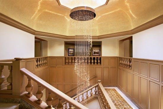 休斯顿瑞吉酒店The St. Regis Houston_StRegisHoustonGrandStaircase_lg.jpg