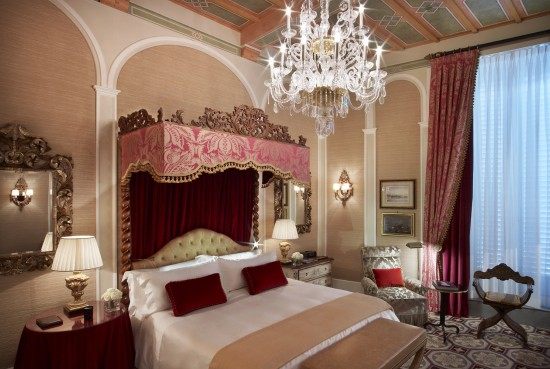 佛罗伦萨瑞吉酒店The St. Regis Florence_Premium_Deluxe_Florentine_style_lg.jpg