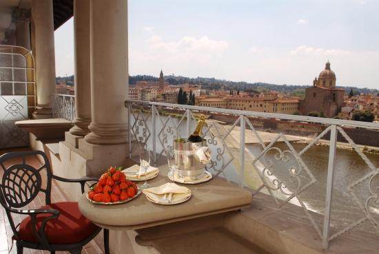 佛罗伦萨瑞吉酒店The St. Regis Florence_St_Regis_Florence_Royal_Suite_lg.jpg