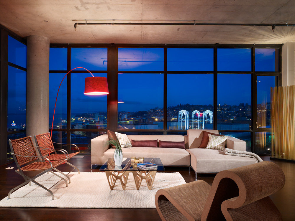 莫斯勒阁楼 Mosler Condos and Lofts_Living Room at Sunset.jpg