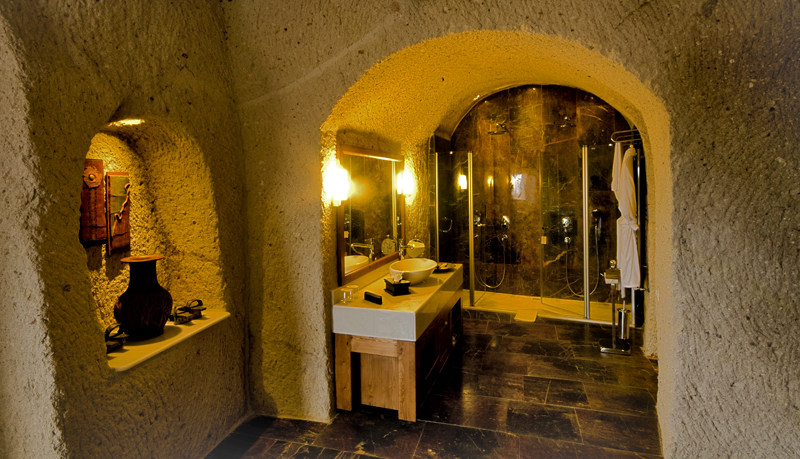 tekelli-cave-suite-bathroom.jpg