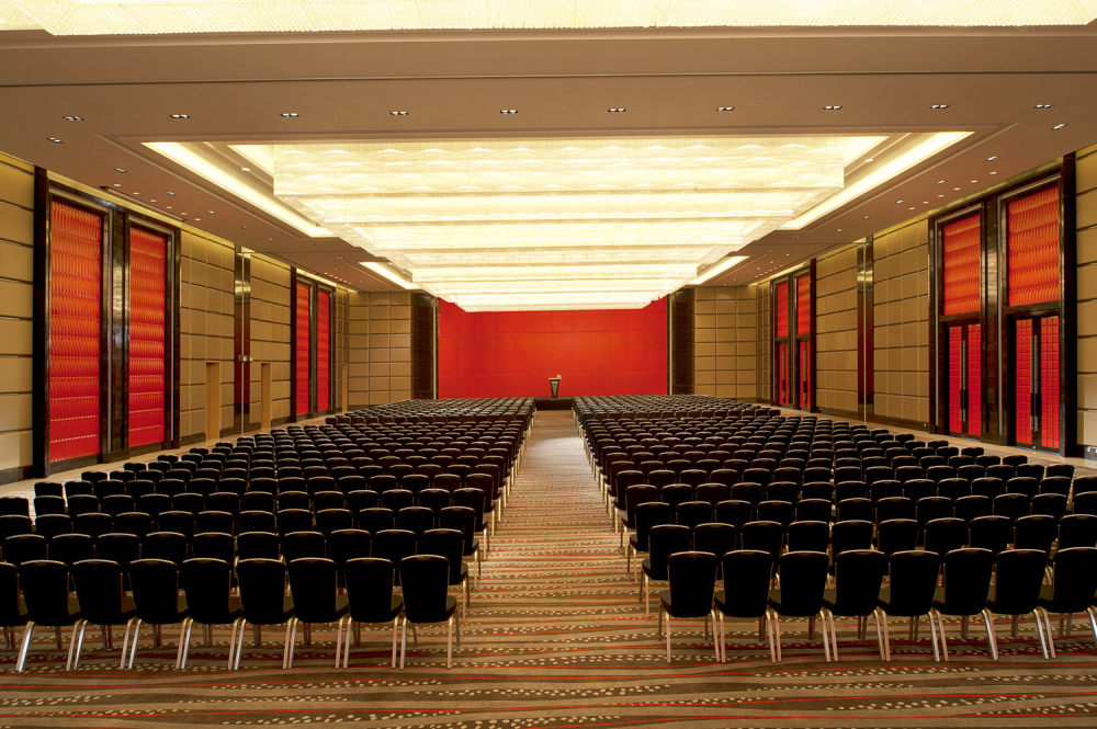 青岛万达艾美酒店(Le Meridien Qingdao)(CCD)_10)Le Meridien Qingdao—Ballroom - meeting set up 拍攝者.jpg
