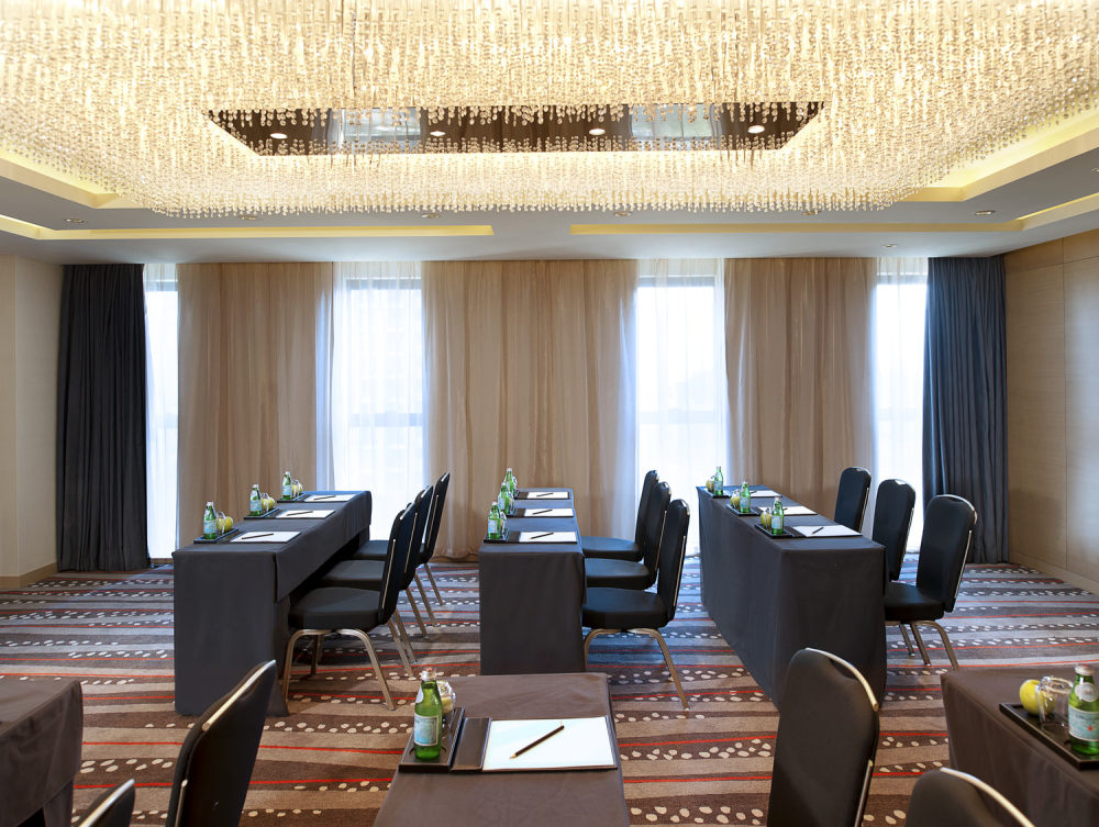 青岛万达艾美酒店(Le Meridien Qingdao)(CCD)_41)Le Meridien Qingdao—Boardroom 拍攝者.jpg