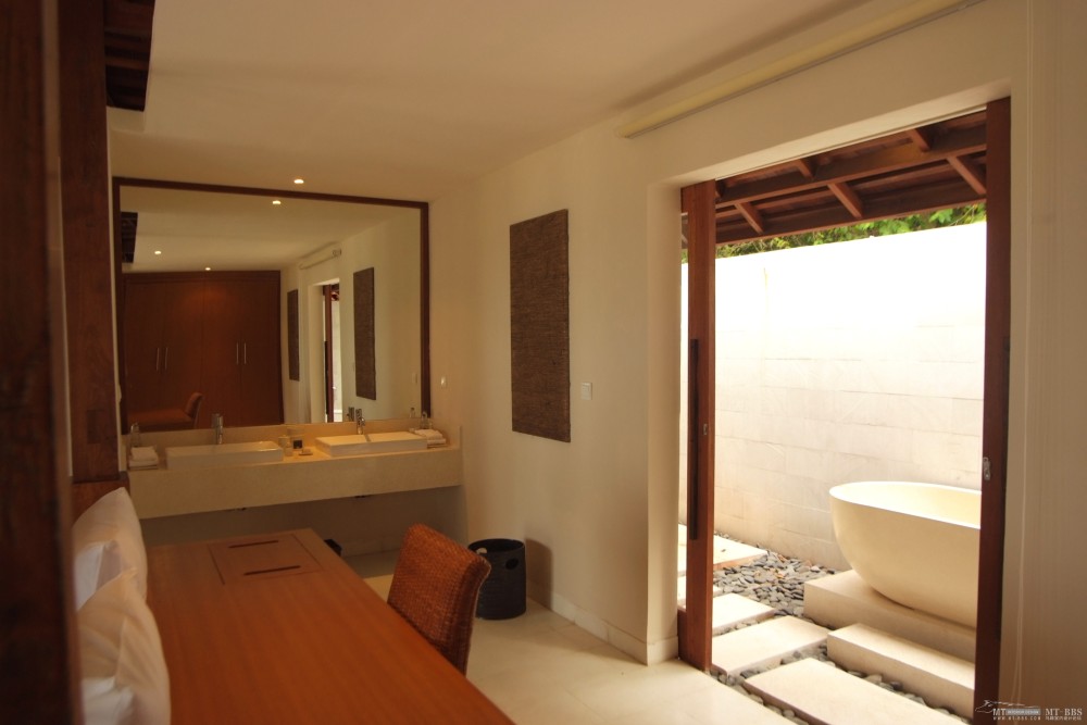 印尼巴厘岛蒙佳干酒店 The Menjangan(官方高清专业摄影)_Beach_Villa_Bathroom.JPG