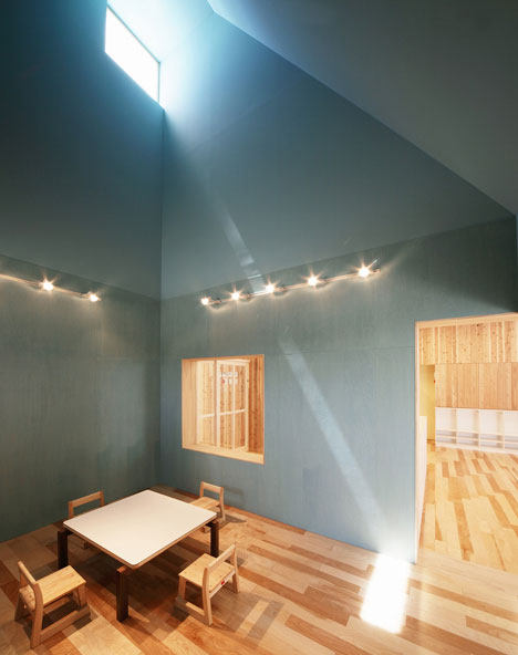 日本长滨“LEIMOND“幼儿园_dezeen_Leimondo-Nursery-School-by-Archivision-Hirotani-Studio_6.jpg