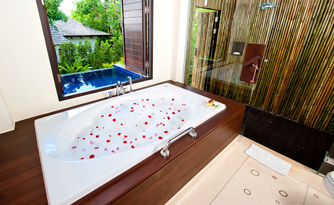 普吉岛维特度假酒店(The Vijitt Resort)_deluxe-pool03-b.jpg