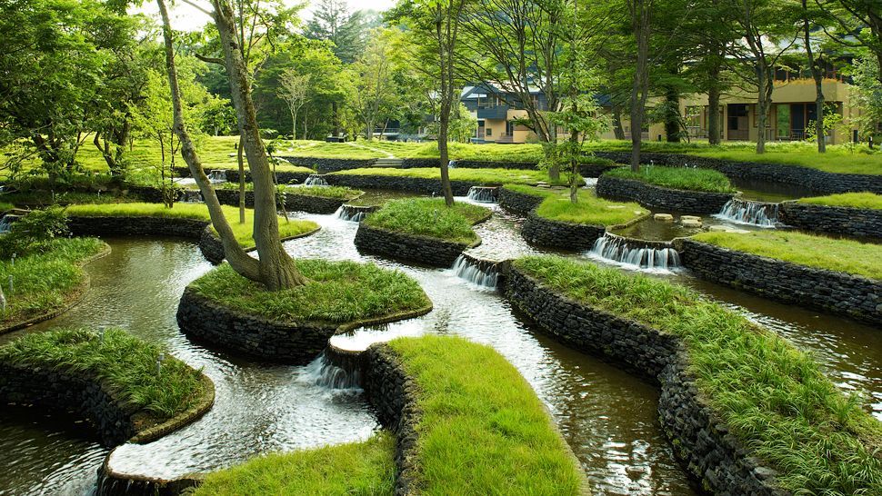 日本东京虹夕诺雅轻井泽星野温泉酒店_008405-18-terraced-stream