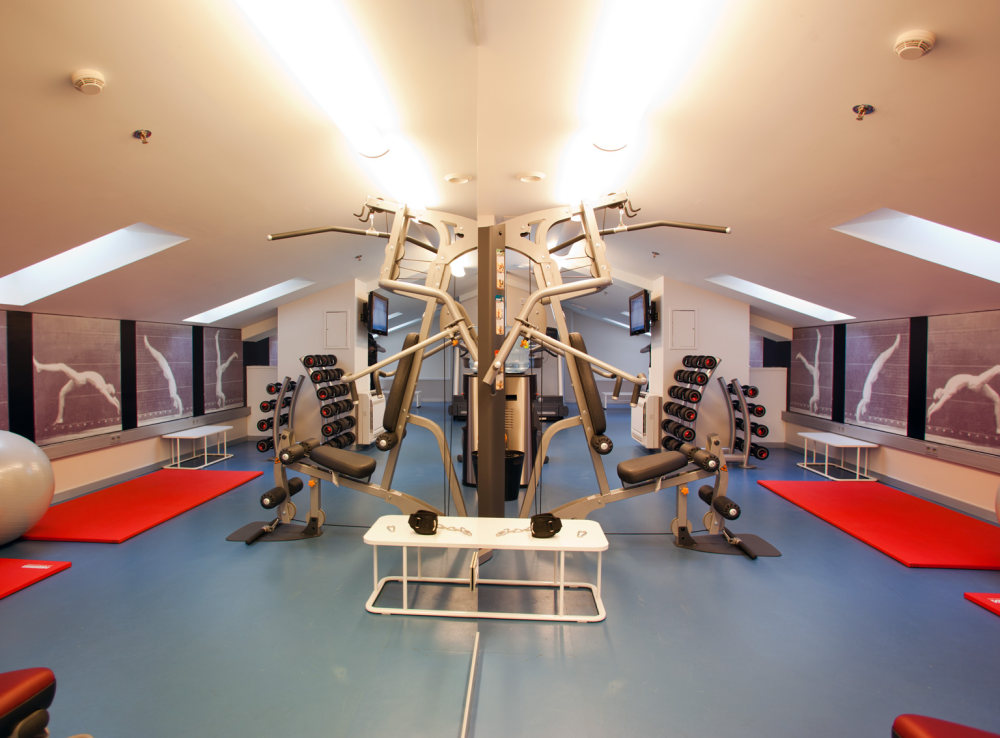 西班牙圣赛巴斯提安阿斯托里亚7酒店_gym.jpg