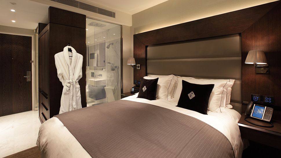 伦敦埃克莱斯顿广场酒店Eccleston Square Hotel_9737-03-guestroom-glass-bathroom.jpg