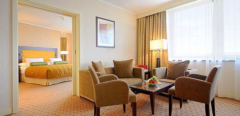 布拉格科林西亚酒店Corinthia Hotel Prague_Business Suite .jpg