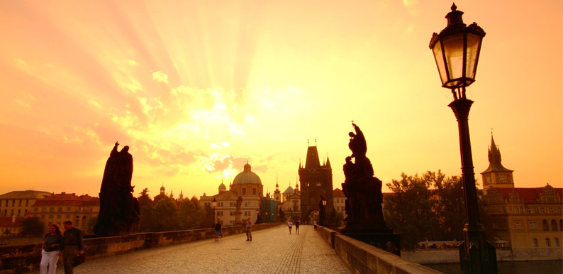 布拉格科林西亚酒店Corinthia Hotel Prague_Charles Bridge.jpg